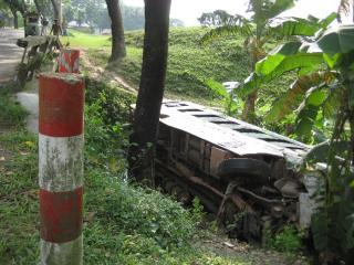 আর এই ড্রাইভার ব্রিজরেও সাইড দিয়েছে